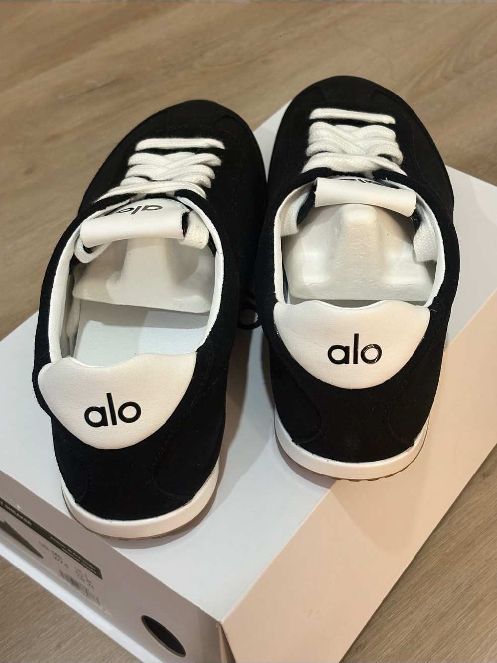 ALO Yoga Sunset sneakers - Picture 3 of 3